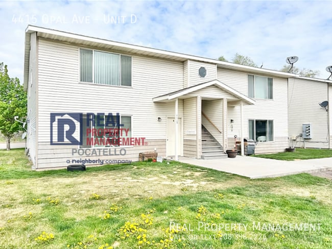 Building Photo - 3 Bedroom 2 bath apartment - Small dogs ne...