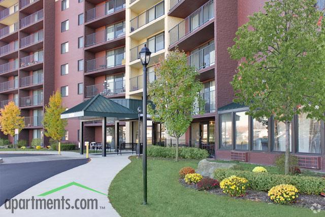 Building - Solaire Senior Living