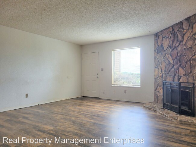 Building Photo - 2 br, 1.5 bath House - 1208 Northcliff Ave
