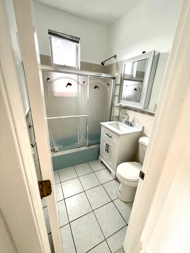 Foto del edificio - 3055 85th St
