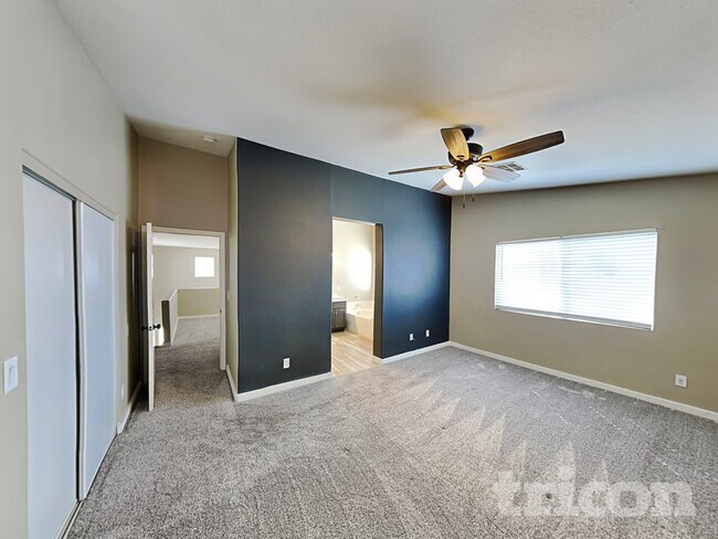 Building Photo - 409 W Azure Ave