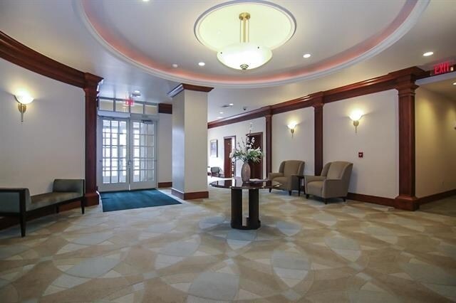 Building Photo - 360 W Washington Ave