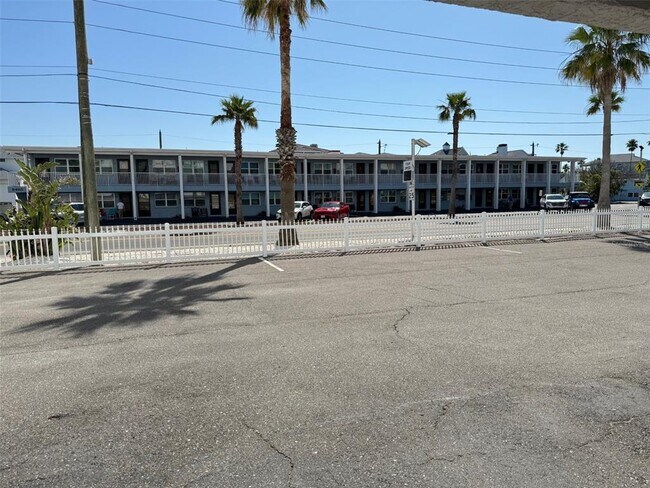 Foto del edificio - 8465 W Gulf Blvd