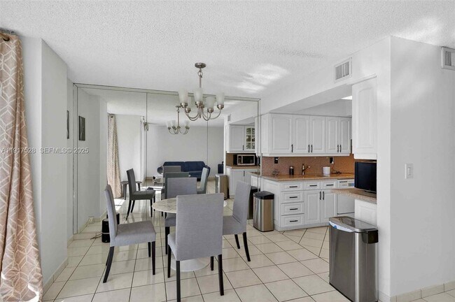 Foto del edificio - 2401 Collins Ave