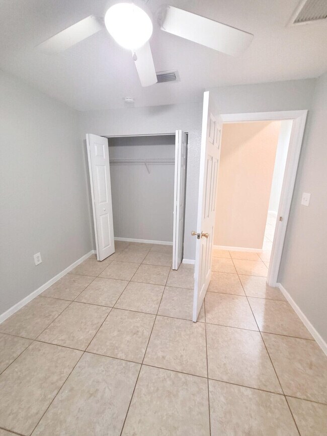 Foto del edificio - 524 Southridge Rd