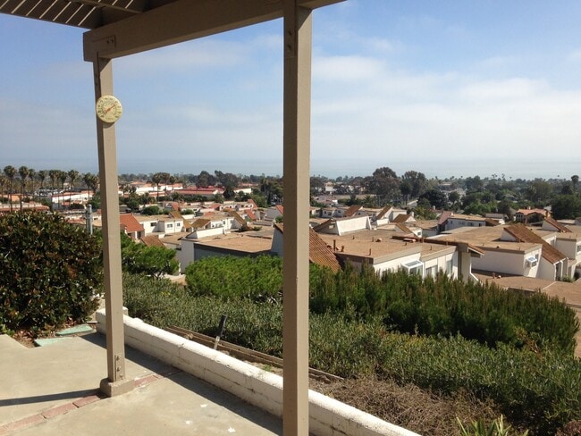 Building Photo - Single level 2-bedroom 2-bath home in private community of Ocean Hills