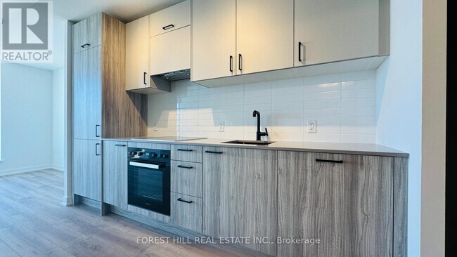 Building Photo - 1 Quarrington Ln