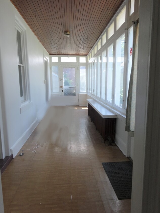 Sun Room - 403 School St