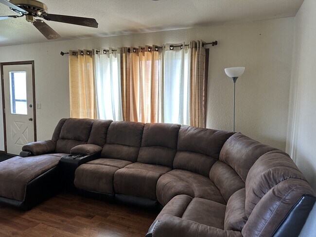 Foto del edificio - 2427 Mallard Dr