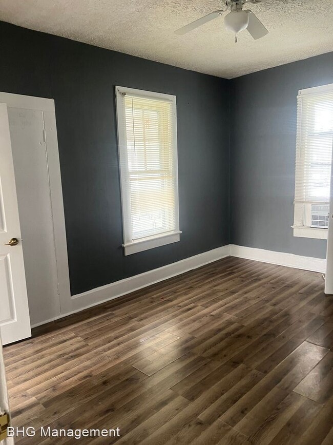 Building Photo - 3 br, 1.5 bath House - 713 E. 5th St.