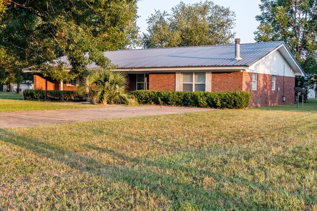 Foto del edificio - 3/2 Brick House with Solar Panels in Crest...