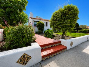 Building Photo - 586 San Clemente St