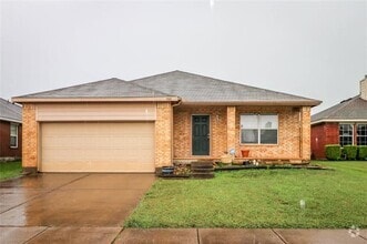 Building Photo - 900 Plumeria Dr