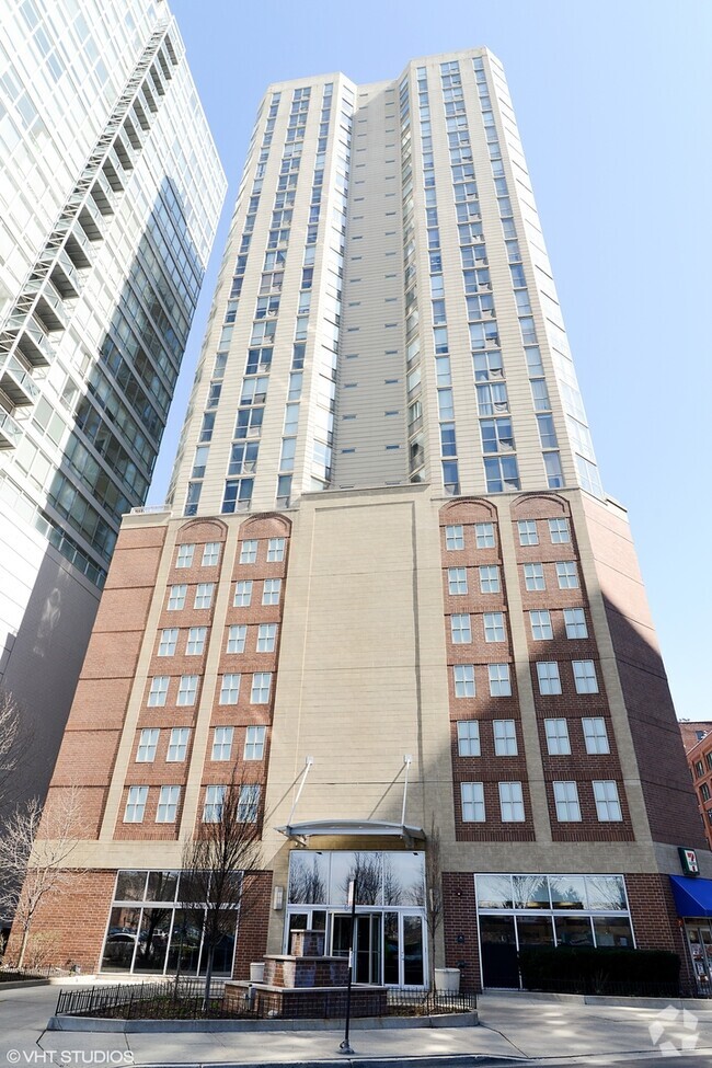 Building Photo - 645 N Kingsbury St