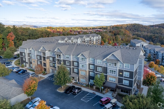 Building Photo - Aventine Asheville