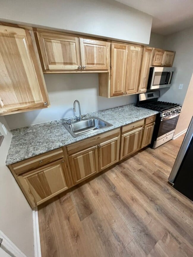 Photo - Spacious 1 Bedroom Apartment with Garage Space in the heart of Bellevue!