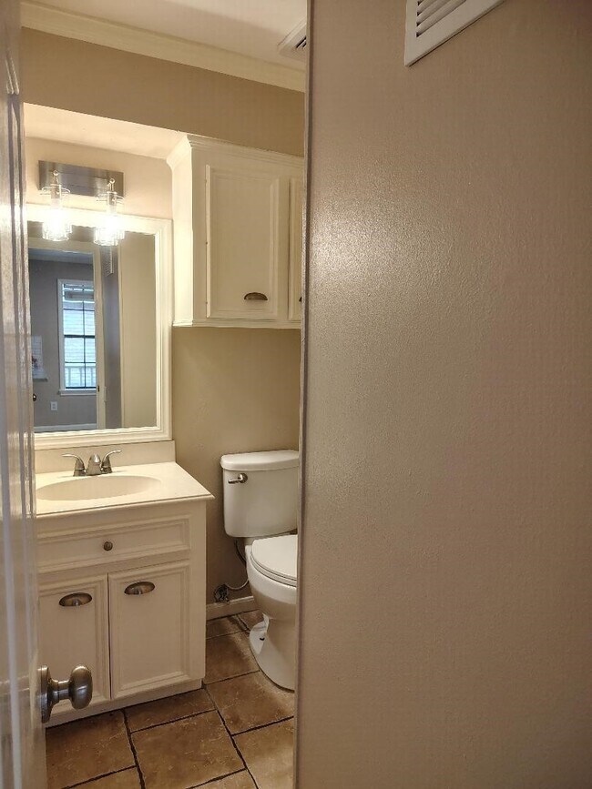 Foto del edificio - 2823 Whitman Dr