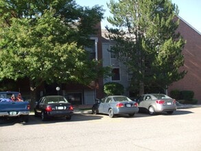 Building Photo - 15402 E Arizona Ave