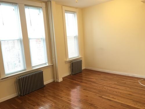 Building Photo - 156 30th St