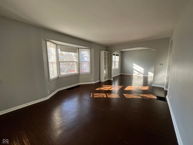 Foto del edificio - 5502 Carrollton Ave