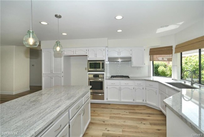 Foto del edificio - 4 br, 2 bath House - 5733 Middle Crest Dr