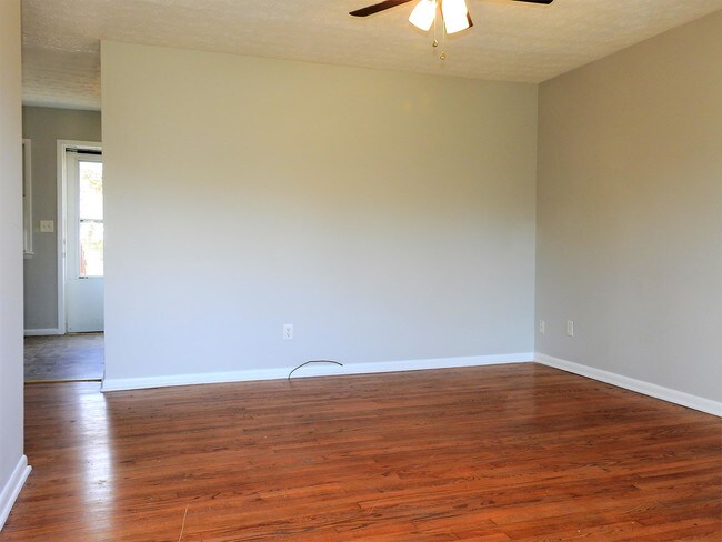 Building Photo - 6610 Stana Dr