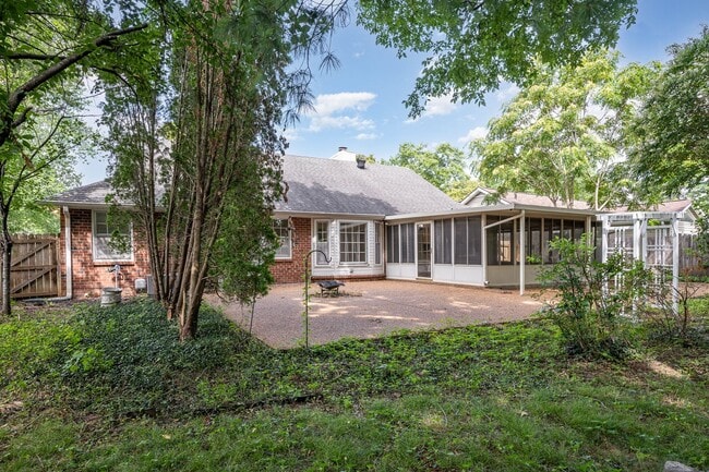 Building Photo - Charming 2-Bedroom Home with Sunroom in th...
