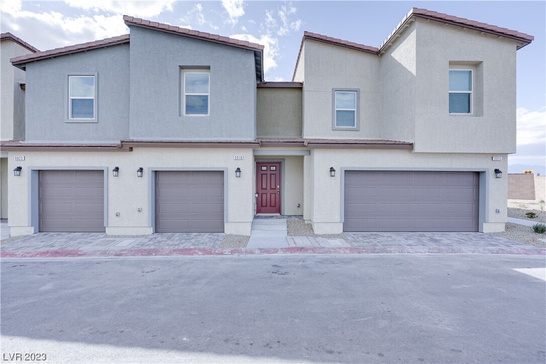 9919 Florence Hills St, Enterprise, NV 89141 Townhome Rentals in