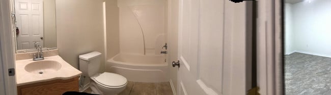 Spare full bath - 19213 Esterbrook Rd