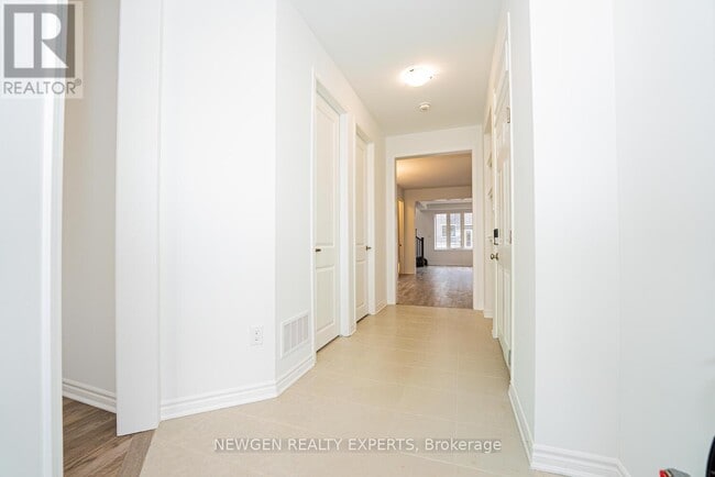 Building Photo - 1405 Fourth Line