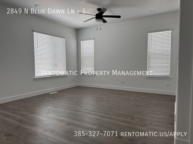 Foto del edificio - 2849 Blue Dawn Ln