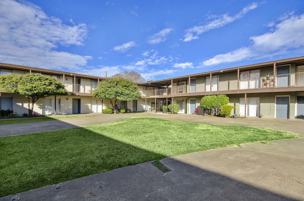 Granada Apartments Dallas, TX