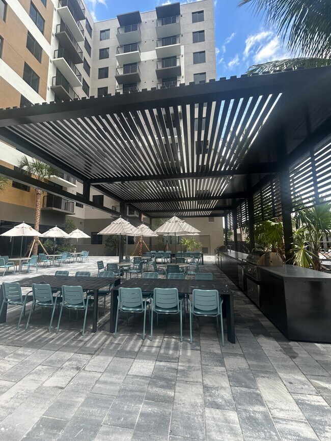 Foto del edificio - 871 E 28th St