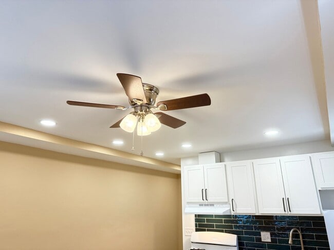 Foto del edificio - 8310 Garland Ave