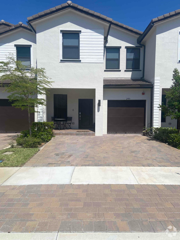 Building Photo - 245 SW 159th Way