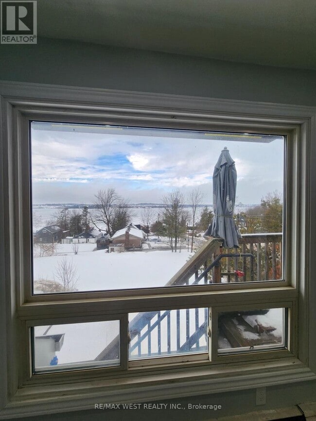 Photo du bâtiment - 822 Ward St