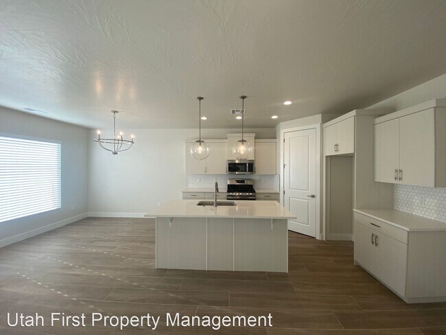 Foto del edificio - 4 br, 2 bath House - 4551 Piper PL