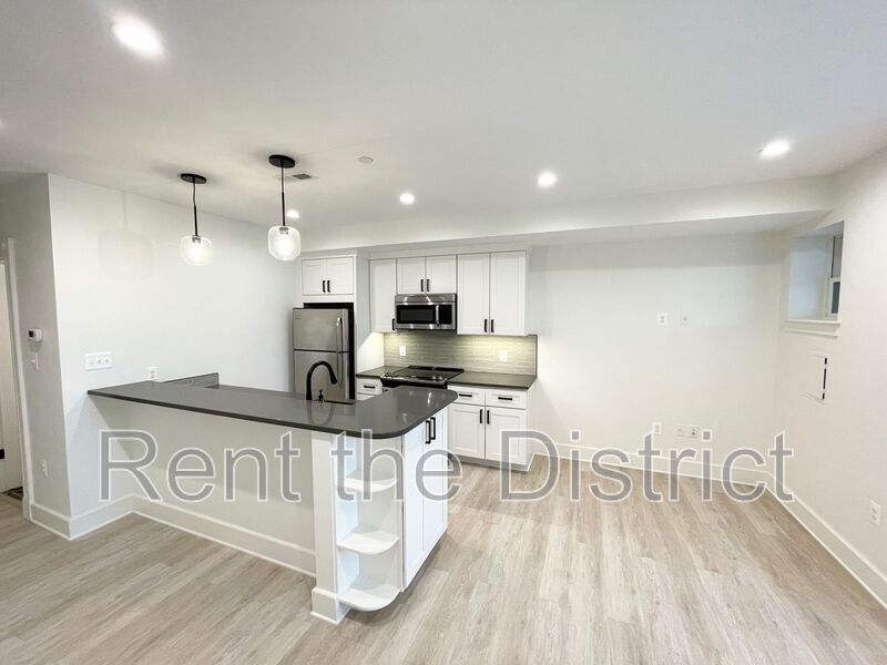 Primary Photo - 1239 Kenyon St NW