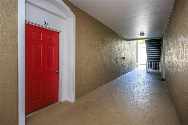 Foto del edificio - 586 Brantley Terrace