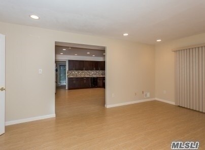 Building Photo - 1 Maple Run Dr