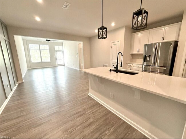 Building Photo - 3432 Foxglove Dr