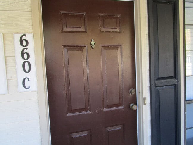 Building Photo - 660 Archdale Dr