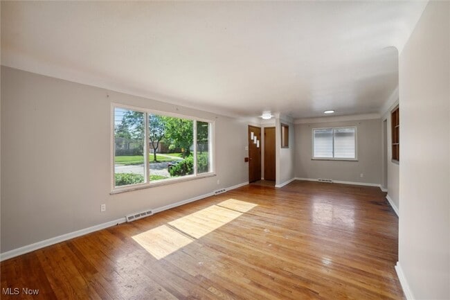 Building Photo - 5440 E 141st St