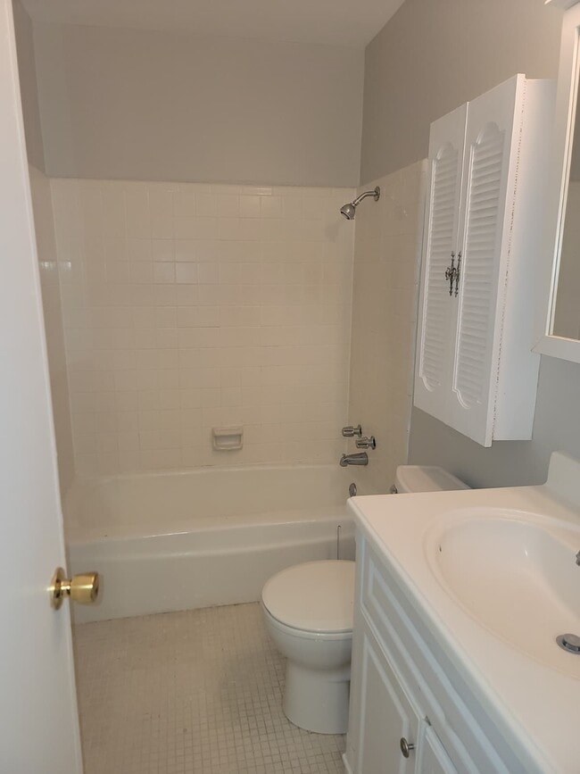 Building Photo - 2610 Demaret Dr