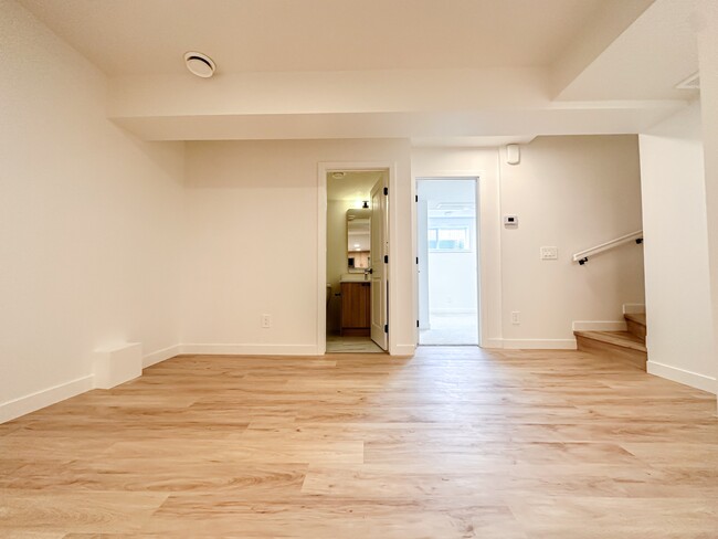 Building Photo - 6320-6327 27 Ave SW