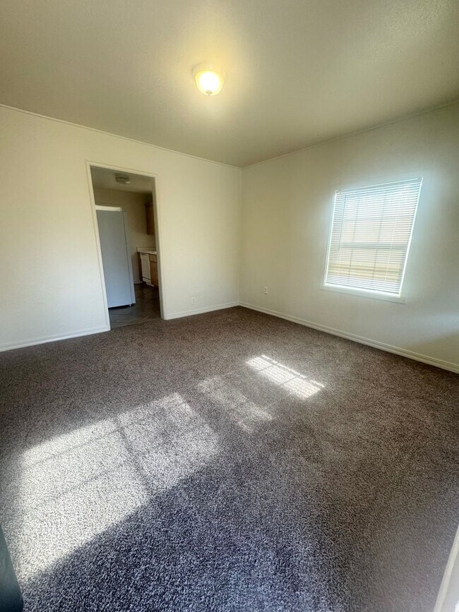 Foto del edificio - 11495 Hawley Rd