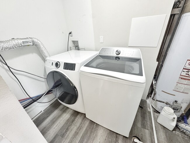 Building Photo - 15093 E 11th Ave