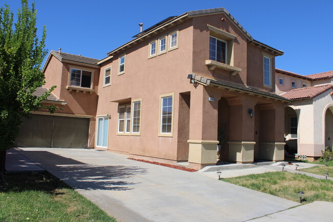 Building Photo - 3690 Segovia Dr