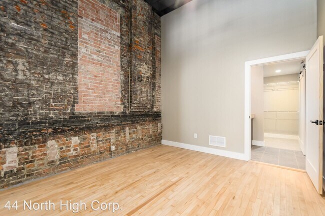 Building Photo - 2 br, 2 bath Apartment - 45 N. Pearl St.