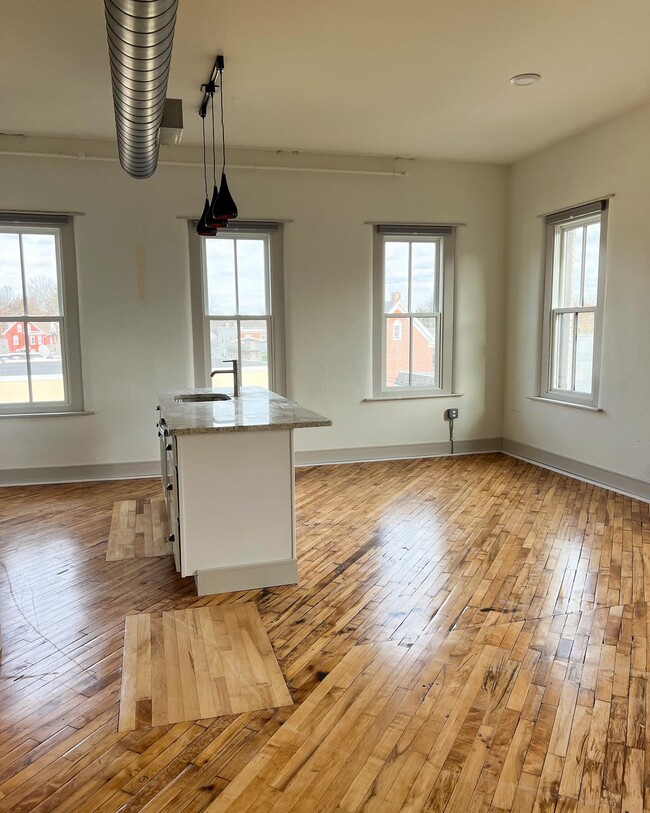 Maple lofts Apartments in Sellersville, PA